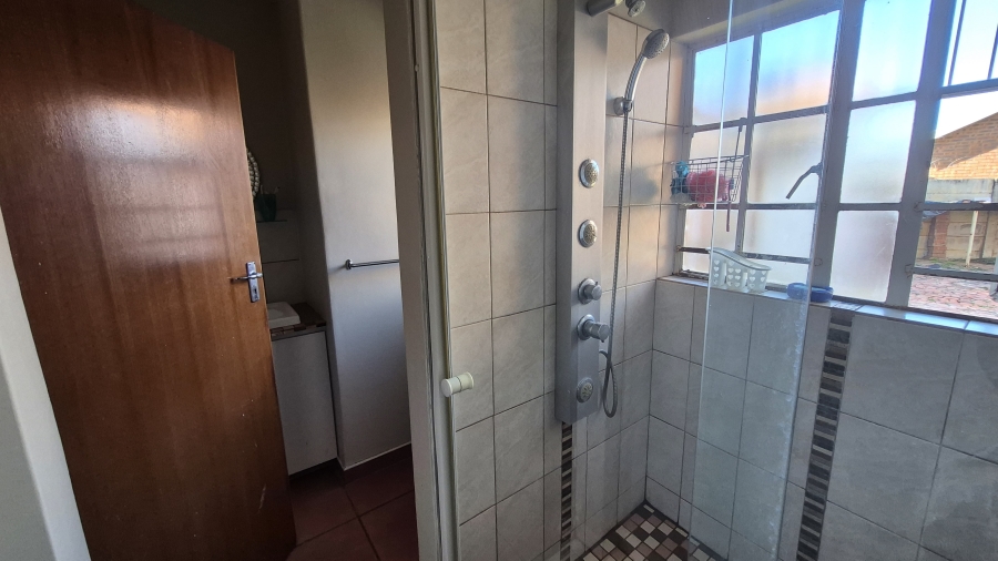 3 Bedroom Property for Sale in Naudeville Free State